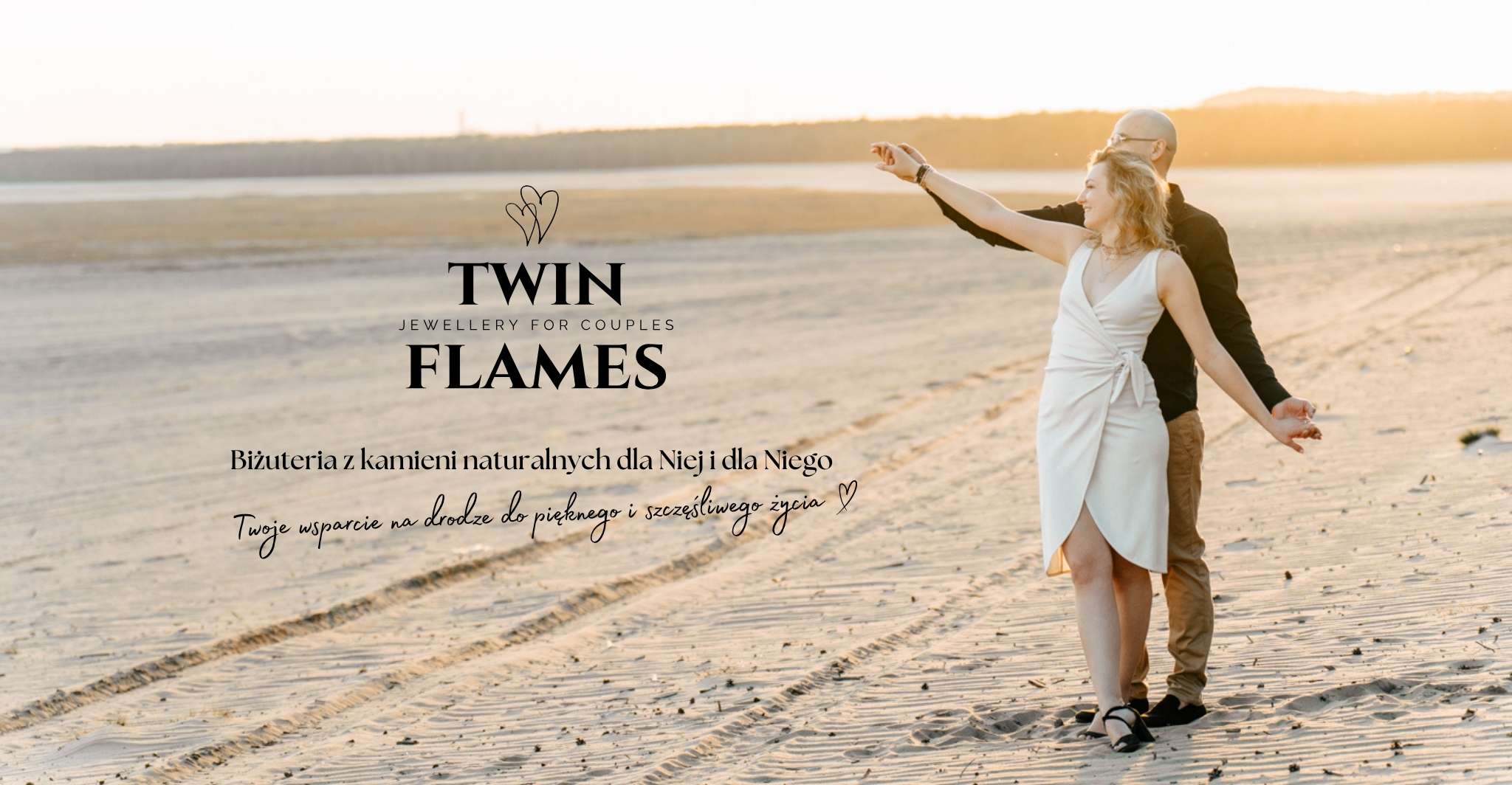 Ewa i Emil na piasku o zachodzie słońca — droga Twin Flames