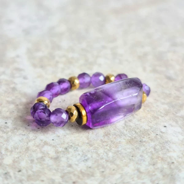 pierścionek na gumce - ametyst - hematyt - duży kamień